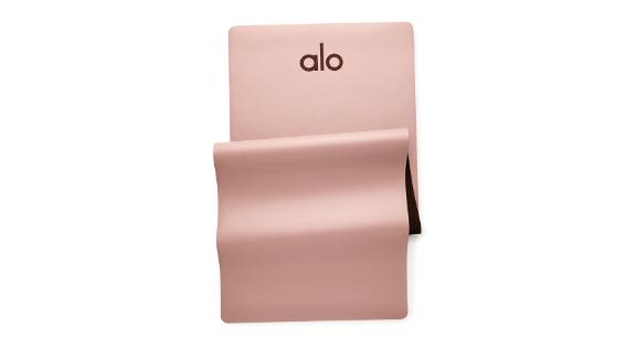 Alo Yoga Warrior Mat Vs Lululemon Gift