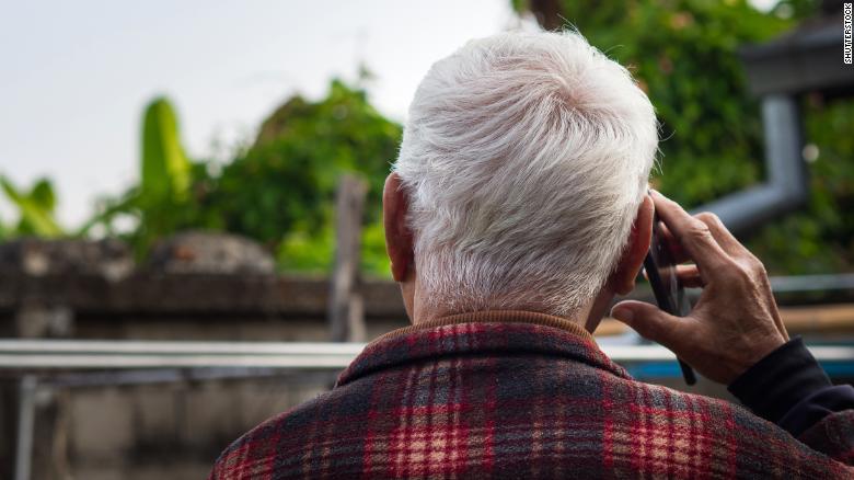 Virtual contact was worse for older people during the pandemic than no contact, study finds