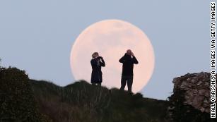 Super Pink Moon 2021 Live Streaming Date and Time: Where and How Can You  Watch the April Supermoon Online? Know Everything About the Celestial Event