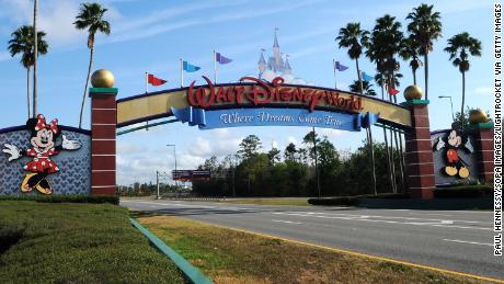 Elie Honig: Want to eat or shop at Disney? Say you won&#39;t sue