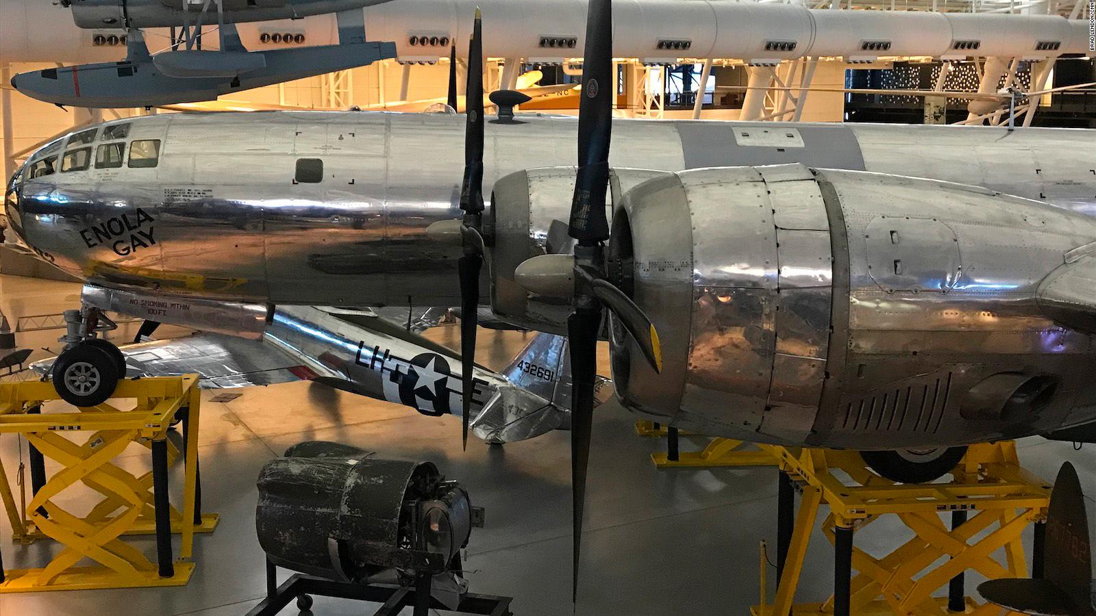 where is the enola gay on display