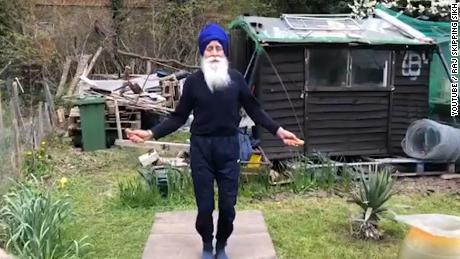 Meet the 73-year-old &#39;Skipping Sikh&#39;