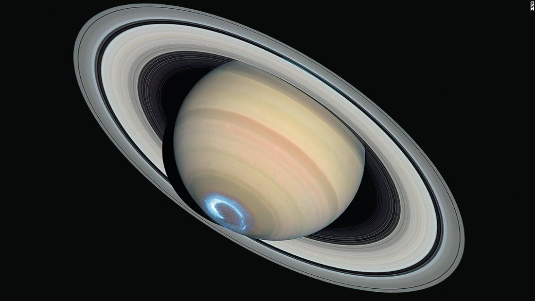 Hubble captured this image of Saturn in 2004, a view so sharp that some of the planet&#39;s smaller rings are visible.