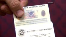 decreto green cards extranjeros trabajo residencia estados unidos trump pkg isabel morales dusa_00012508.jpg