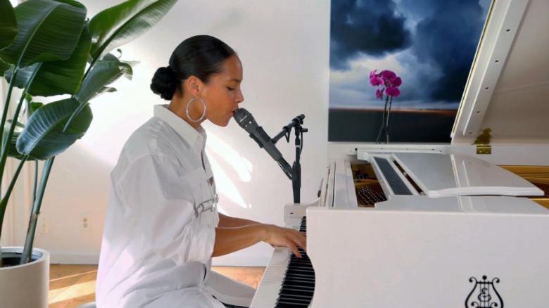 Alicia Keys debuts powerful song 'Good Job' on CNN