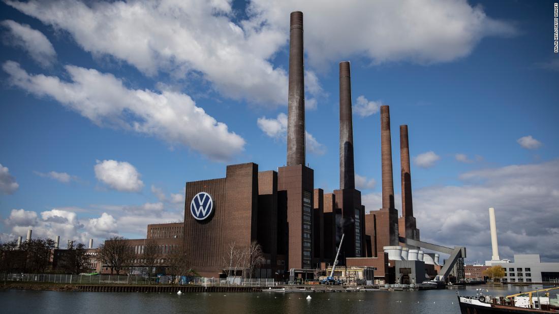 Germany: VW Wolfsburg plant reopens after coronavirus shutdown - CNN