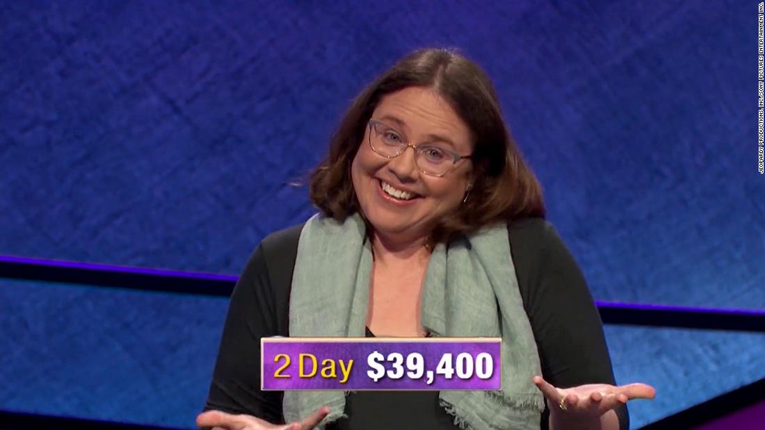 'Jeopardy!' contestant breaks unwritten show rule