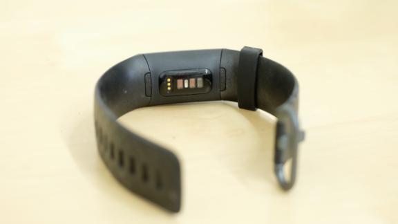fitbit charge 4 charging