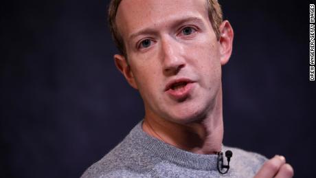 Mark Zuckerberg intenta explicar a los empleados indignados la inactividad en las publicaciones de Trump