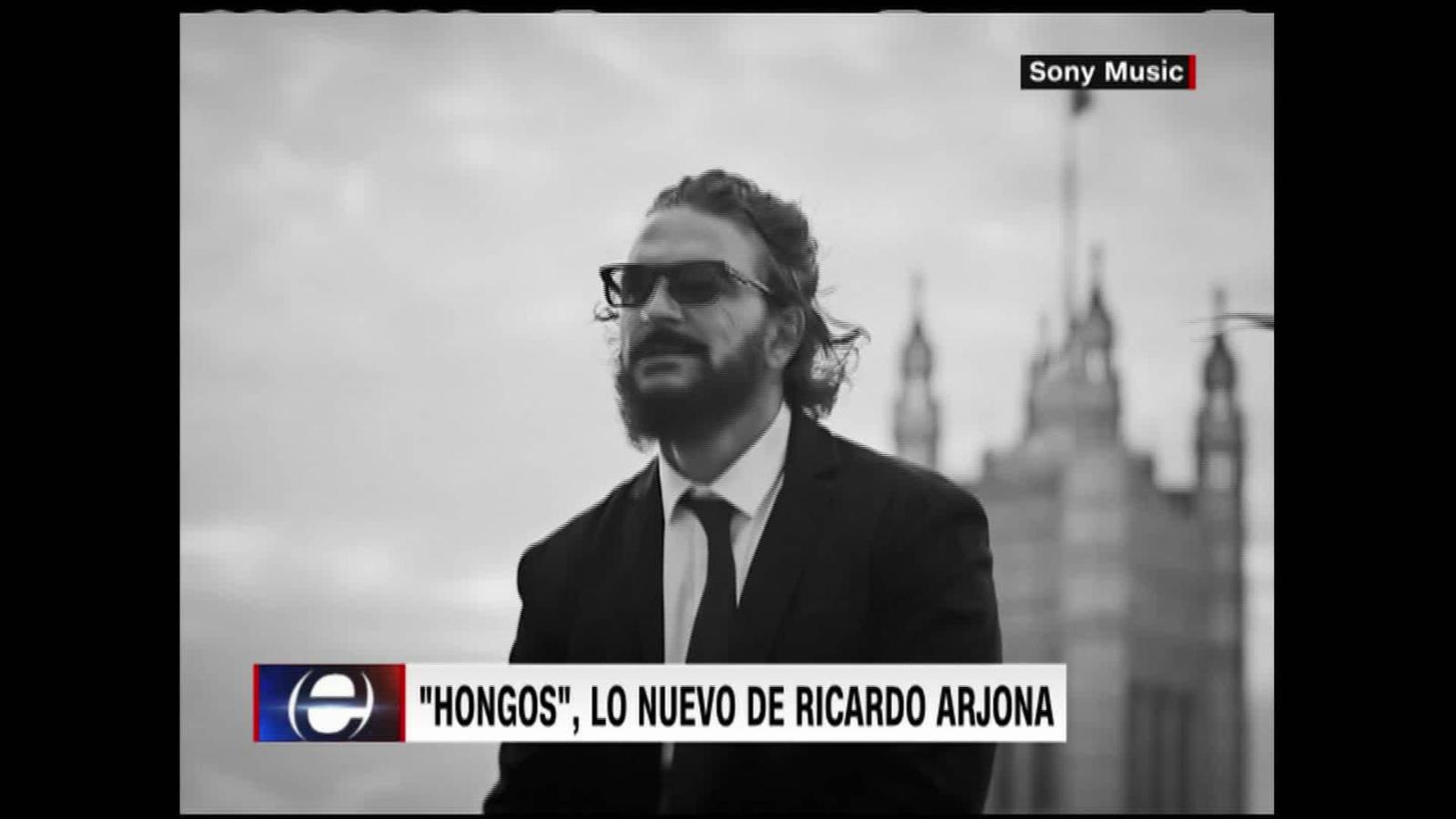 Lo Nuevo De Ricardo Arjona Y Abel Pintos Cnn Video [ 900 x 1600 Pixel ]