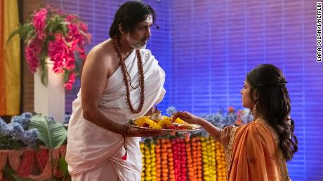 Anjul Nigam as Pandit Raj and Richa Shukla as Kamala Nandiawada.