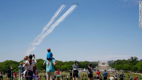 Crowds flock to National Mall for Blue Angels and Thunderbirds flyover