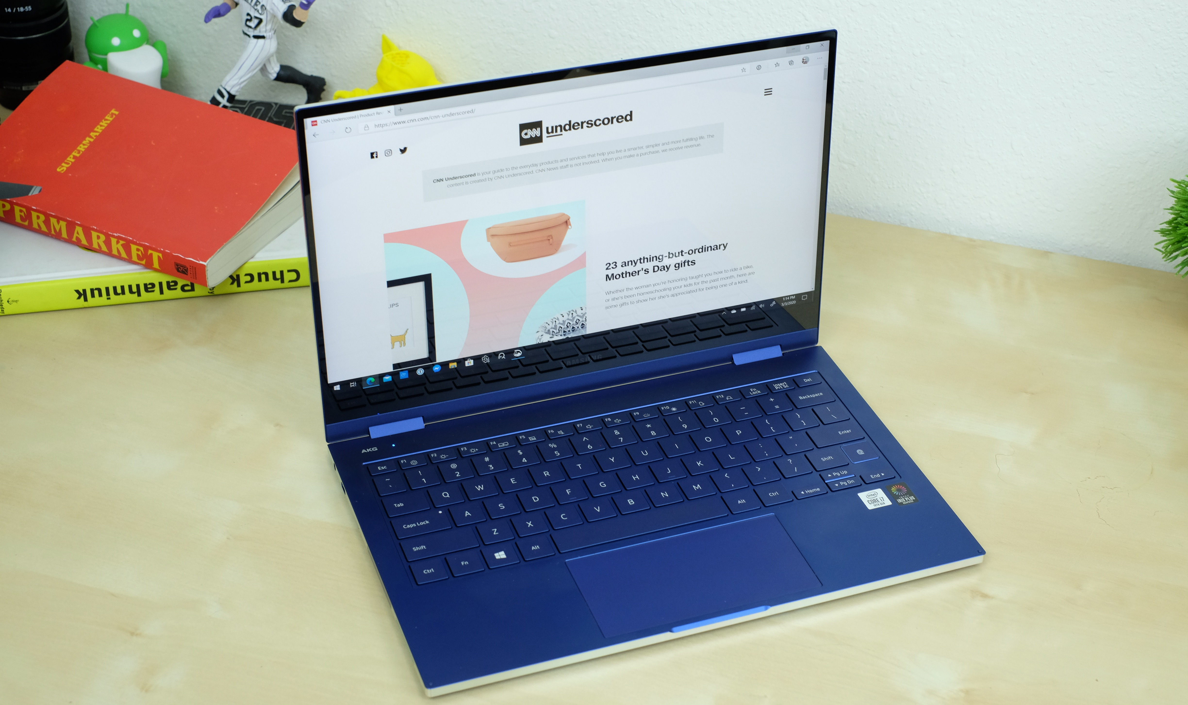Galaxy Book Flex Review Samsung S Smartphone Chops Come To Windows 10 Cnn Underscored - roblox books images reverse search