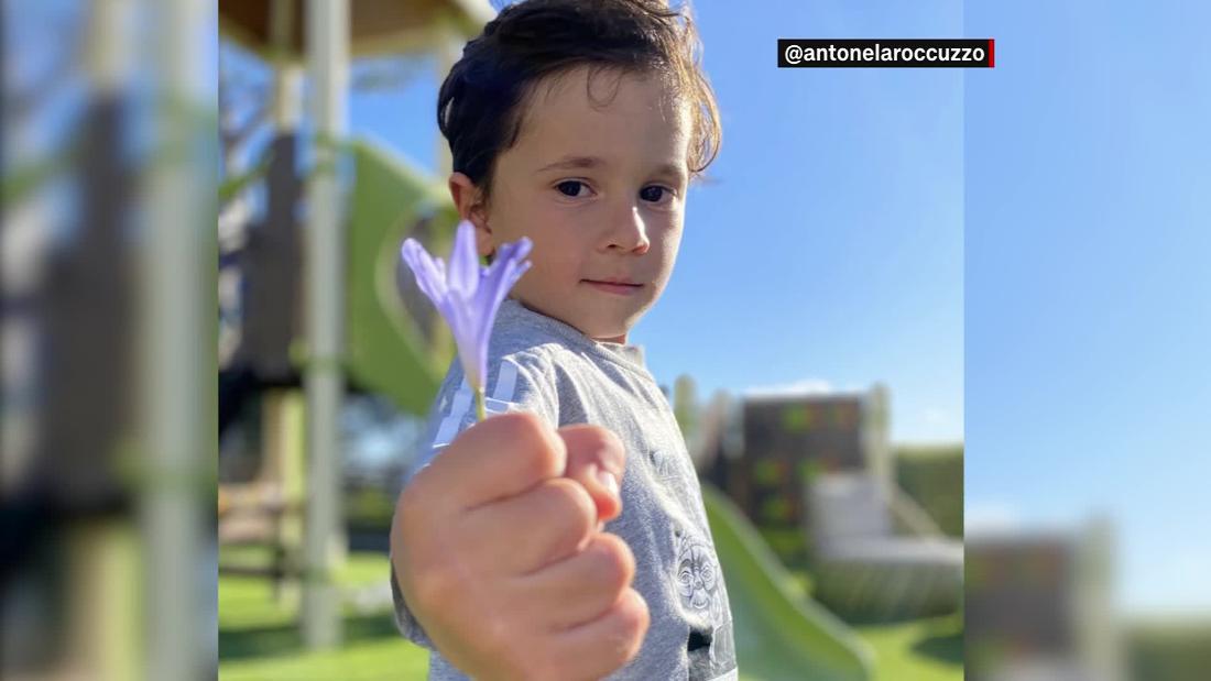 Viral: el tierno gesto de Mateo Messi hacia su madre - CNN Video