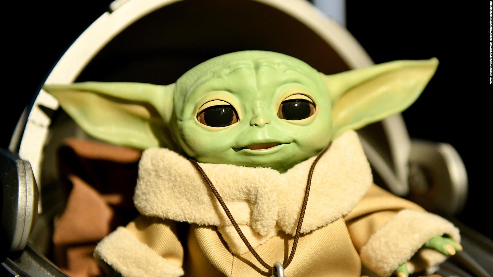 La fuerza de baby Yoda es celebrada por los fanáticos en todo el mundo -  CNN Video