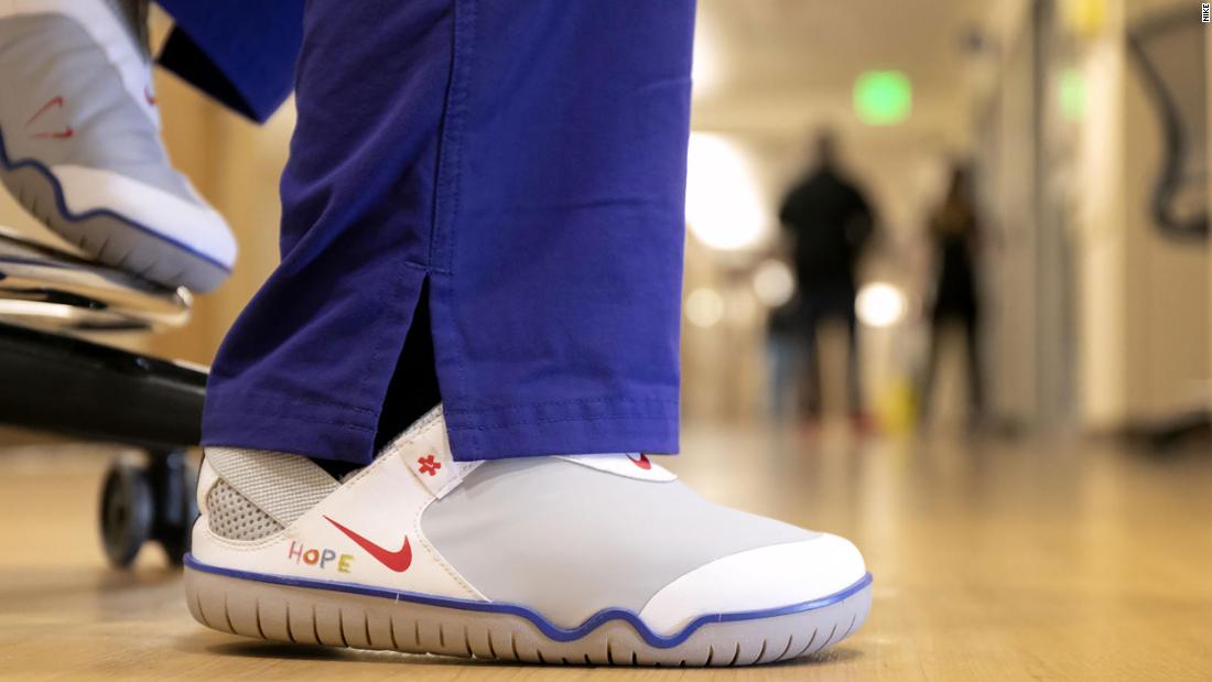 nike donating free pairs of sneakers