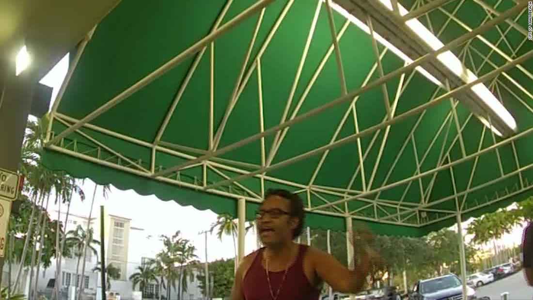 Video: Apple customer in Miami Beach screams about masks