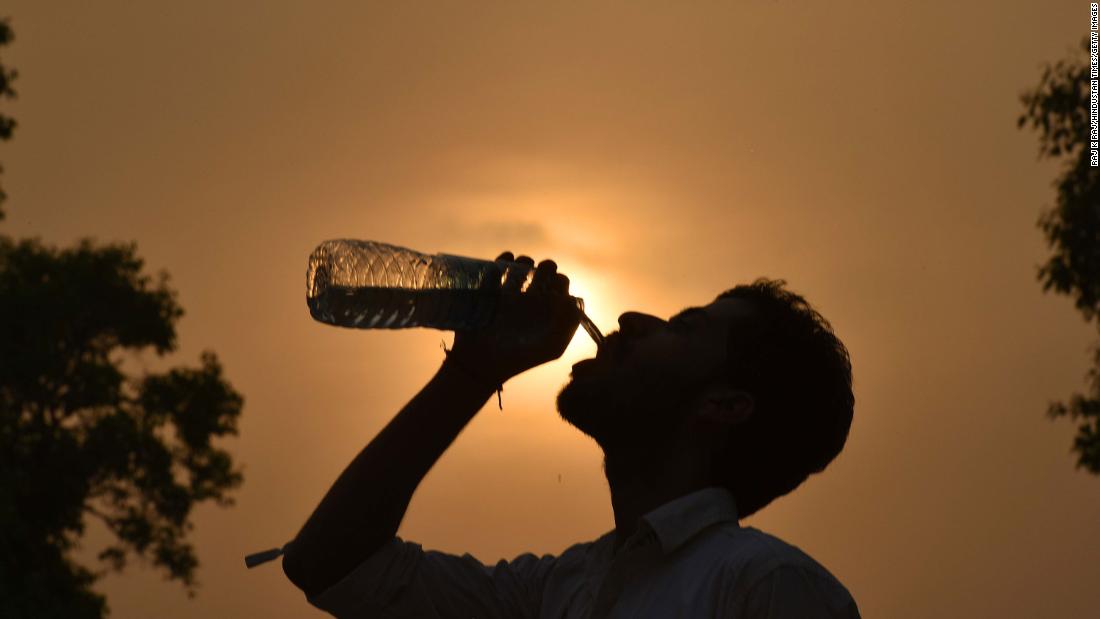 Extreme heat and Covid-19: Experts fear the twin threats create a ...