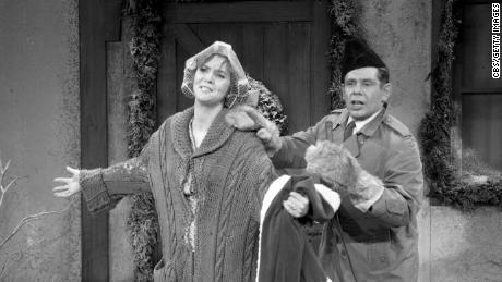 Stiller și soția sa, Anne Meara, apar la quot;The Ed Sullivan Showquot; în 1967. Echipa de comedie și-a găsit faima în anii 1960 înainte de a începe să-și urmeze carierele individuale în 1970.