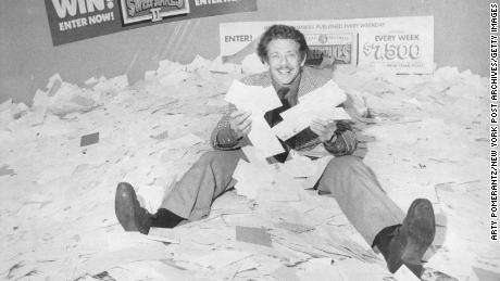 Stiller poses for a photo in the New York Post lunch room in 1980.