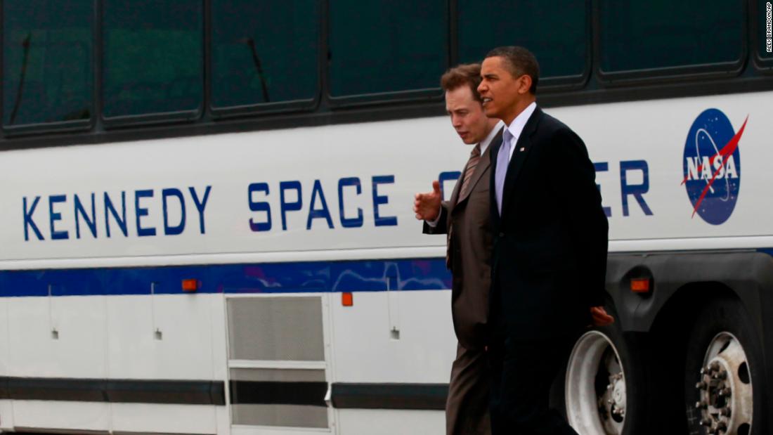 Musk walks with US President Barack Obama at Florida&#39;s Kennedy Space Center in 2010.