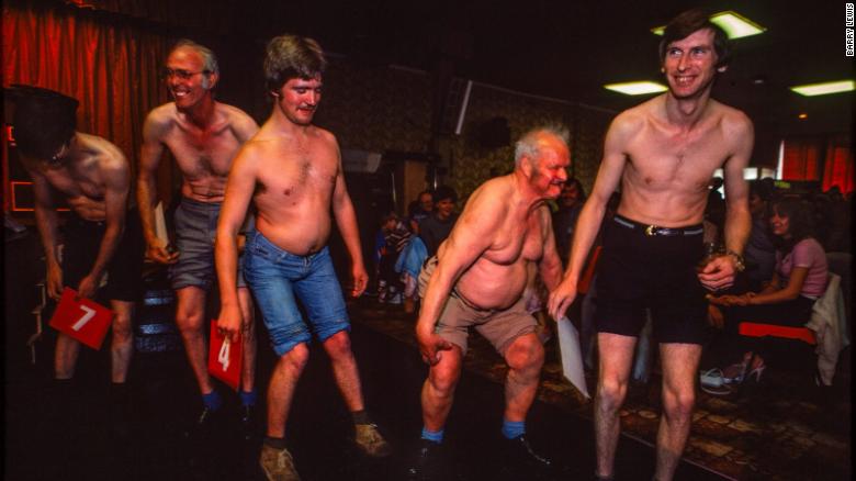 Barry Lewis vintage photos show British vacationers gone wild