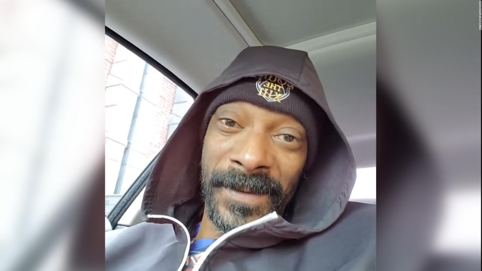 Watch Snoop Dogg Relieve Some Stress With Frozen Song Cnn Video