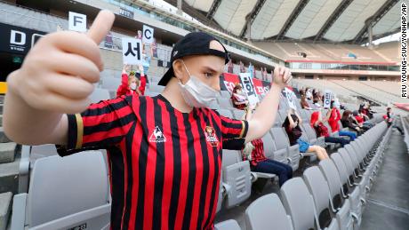 FC Seoul apologized to fans over the dolls.