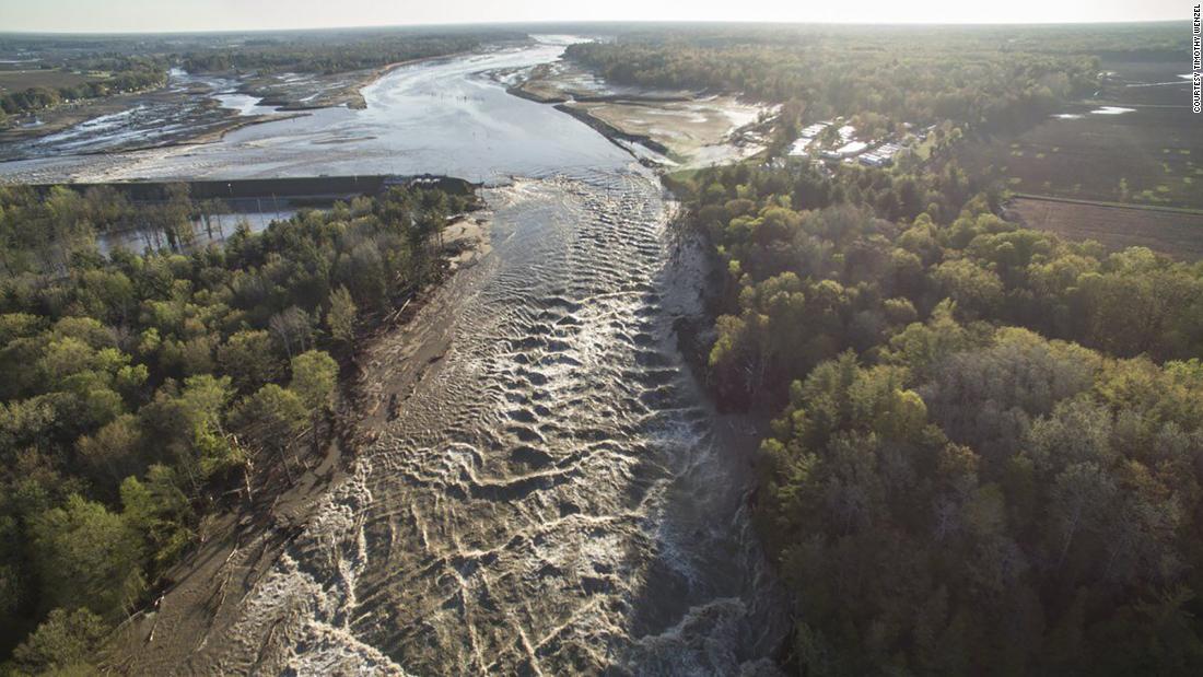 Stark images show how Michigan dam failure drained lake - CNN