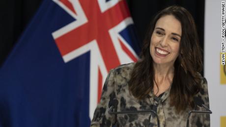 Primul ministru al Noii Zeelande plutește peste o săptămână de patru zile & # 39; ca o modalitate de a ajuta economia