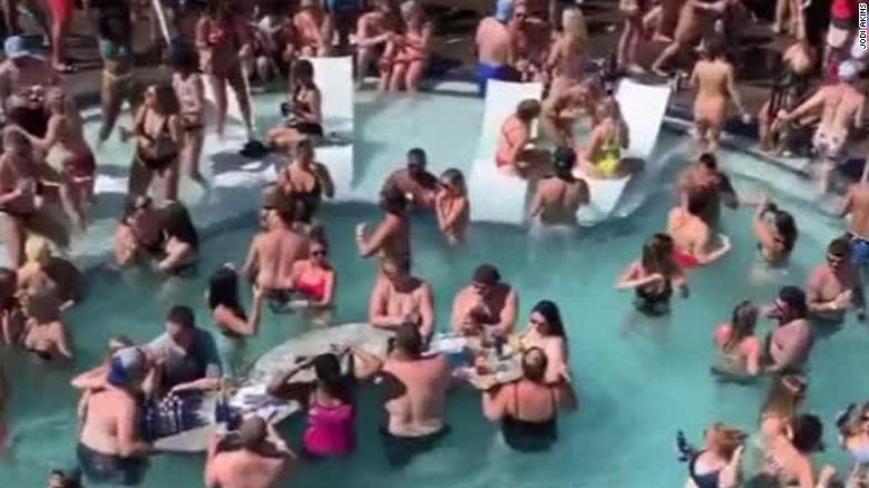 Lake Of The Ozarks Pool Party In Missouri Shows People Crowding Closely Together Cnn - party pool food idea roblox fiesta en la alberca fiesta