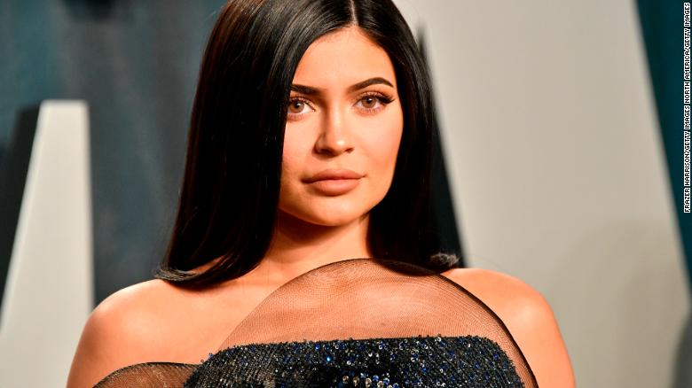 Kylie Jenner Faces Backlash For Promoting Makeup Artist S Gofundme Cnn