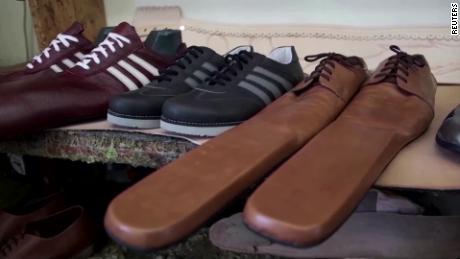 Zapatos de 1 5 metros de distancia para mantener el distanciamiento f sico