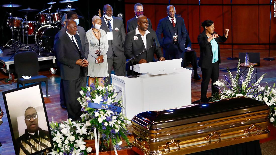 Floyd&#39;s brother Philonise speaks at the memorial service in Minneapolis. He said George had &lt;a href=&quot;https://www.cnn.com/us/live-news/george-floyd-protests-06-04-20/h_0a8e54344c0ed6a2e8bafa002b568d4d&quot; target=&quot;_blank&quot;&gt;&quot;touched many hearts&quot;&lt;/a&gt; and that the audience was a testament of that. &quot;Everybody wants justice, we want justice for George,&quot; Philonise said. &quot;He&#39;s going to get it.&quot;