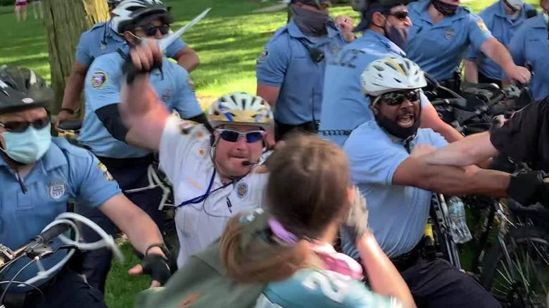 philadelphia police officer hits student protester head orig ko mg_00000711