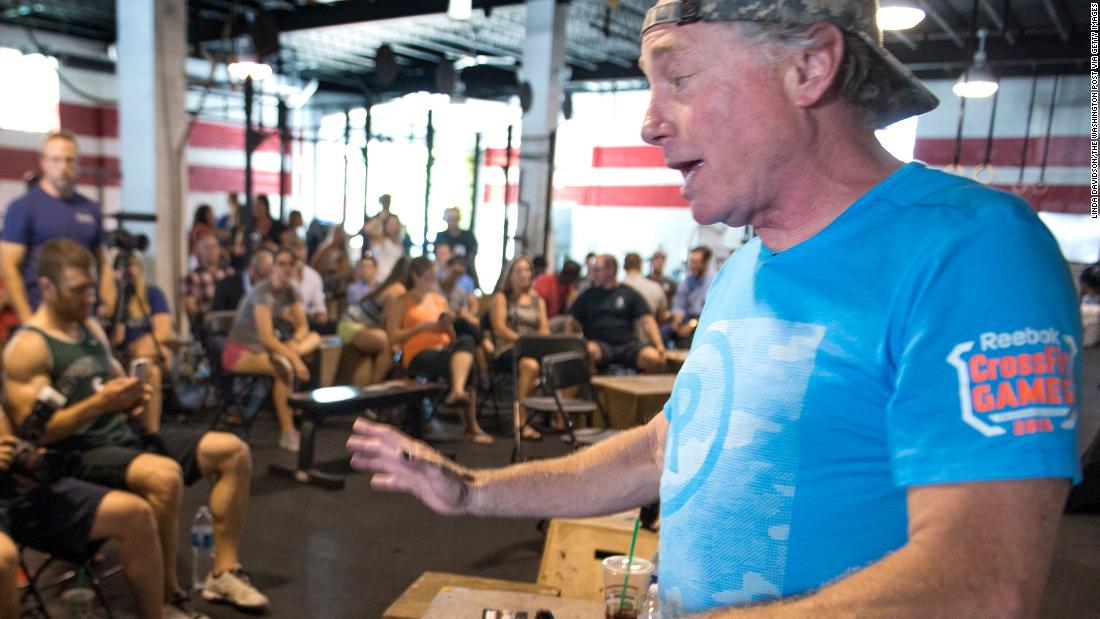 Belicoso Preludio Ciudad Greg Glassman: Reebok cuts ties with CrossFit after CEO's George Floyd  tweets | CNN Business