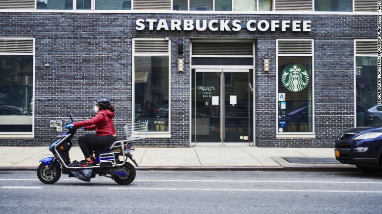 starbucks-plans-to-shut-down-400-stores-lipstick-alley