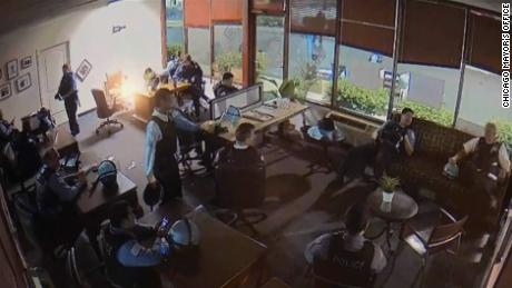 13 Chicago officers lounged in a congressman&#39;s office during demonstrations and violence, security video shows