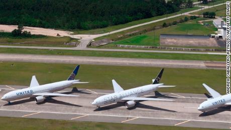 United warns 36,000 employees they may be furloughed this fall