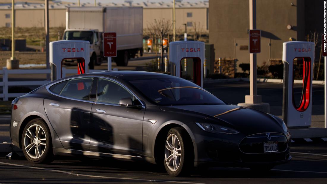 Tesla Says Model S Is The First Ev To Get 400 Miles On A Single