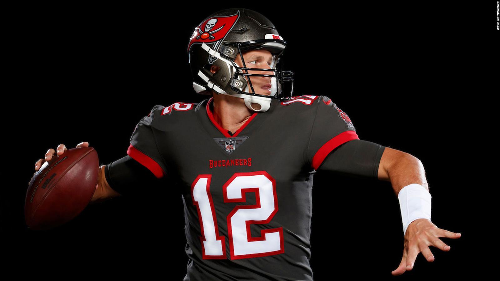 what color is tampa bay buccaneers home jersey