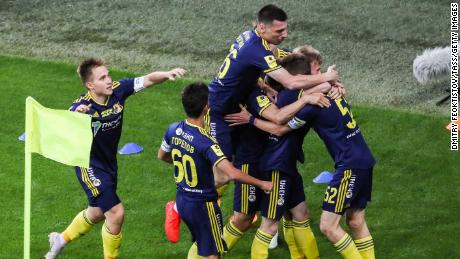 FC Rostov sărbătorește conducerea din primul minut al meciului. 