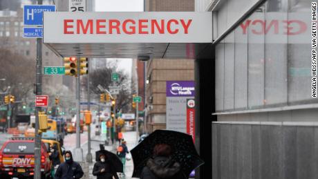 Health advisers to the government say hospitals are 'scrambling' after Trump administration's 'abrupt' change to  Covid-19 data reporting requirements