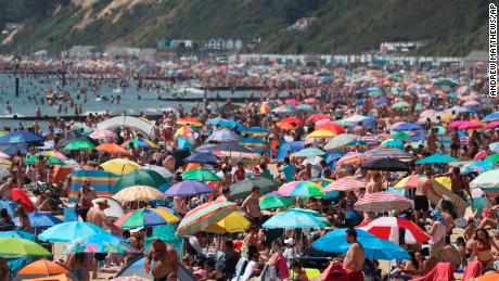 Officials in southern England declared a &quot;major incident&quot; over the beach crowds.