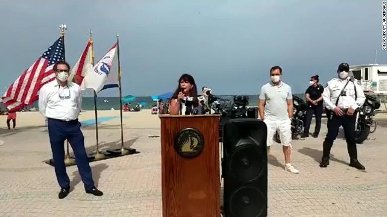 Beachgoers heckle officials after July 4th announcement