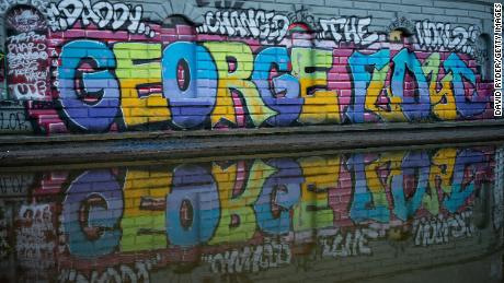 Un graffiti llamado George Floyd se puede ver el 24 de junio en el Parque Cal Anderson en el CHOP.