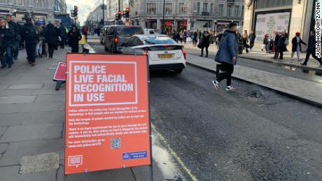 London&#39;s Metropolitan Police alert passersby to the use of live facial recognition technology in late February.