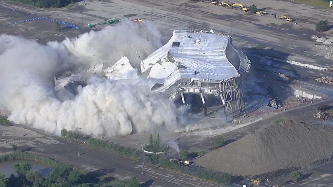 The Palace is reduced to rubble in controlled implosion
