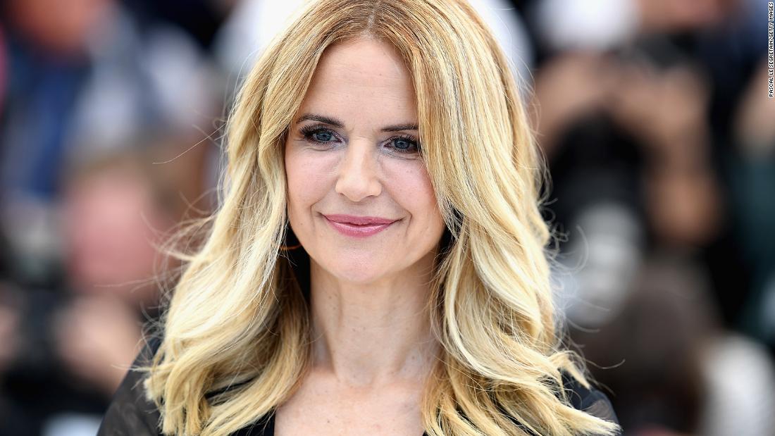 Kelly Preston, actress and wife of John Travolta, has died ...