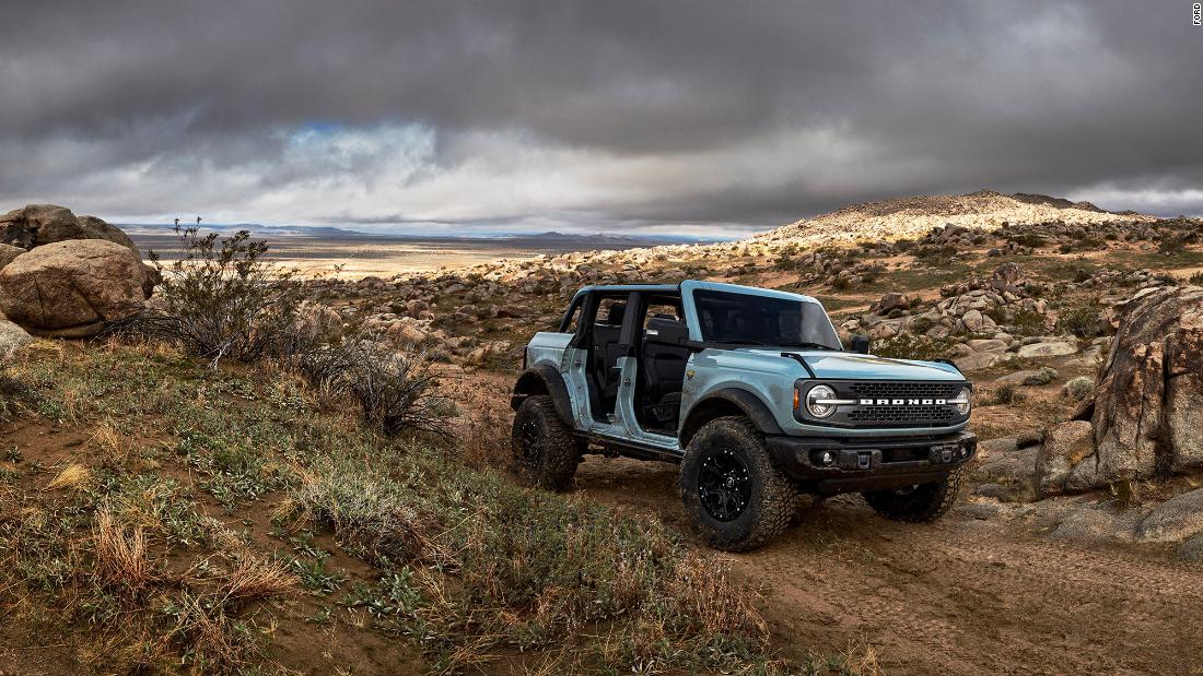 21 Ford Bronco Reveal New Suvs Boast Of Jeep Beating Off Road Abilities Cnn